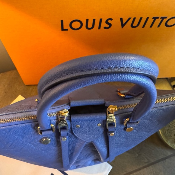 Louis Vuitton emprinted Mazarine MM - Picture 2 of 16